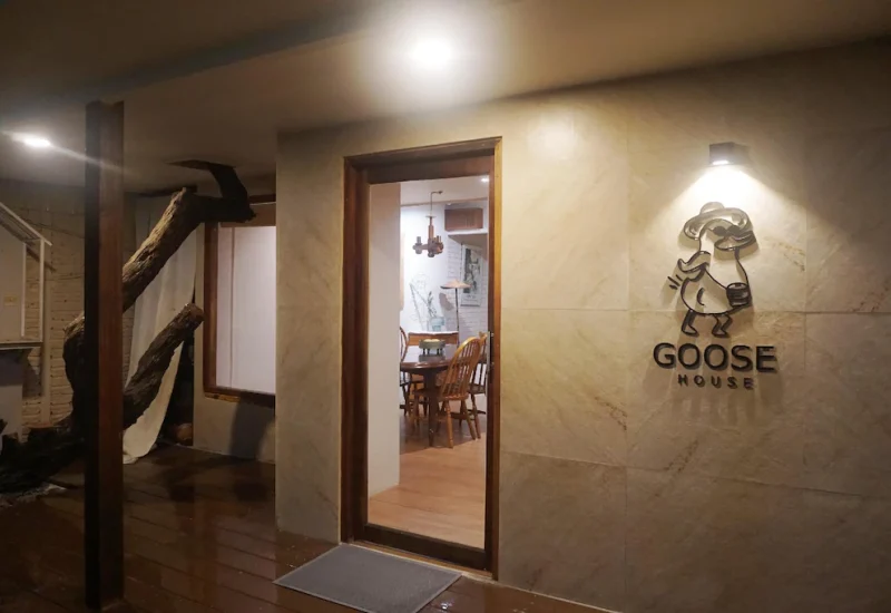 12-Alone but not lonely-stay-THE GOOSE HOUSE UBON 12-Alone but not lonely-stay-THE GOOSE HOUSE UBON