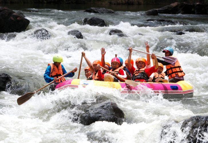White Water Rafting at  Kaeng Hin Poeng, Prachin Buri *** Local Caption *** à¸¥à¹ˆà¸­à¸‡à¹à¸à¹ˆà¸‡à¸«à¸´à¸™à¹€à¸žà¸´à¸‡  à¸ˆà¸±à¸‡à¸«à¸§à¸±à¸”à¸›à¸£à¸²à¸ˆà¸µà¸™à¸šà¸¸à¸£à¸µ